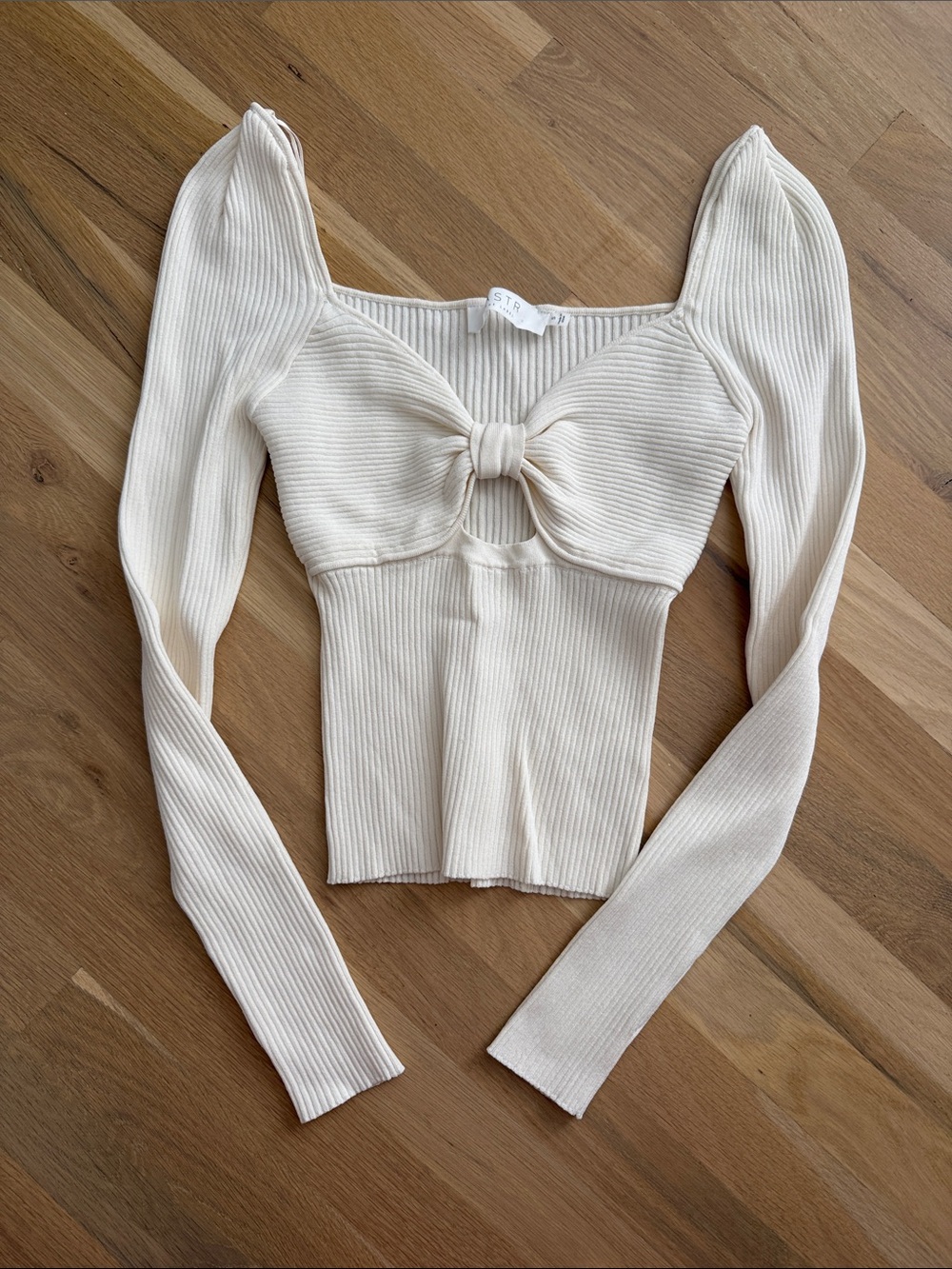 Astr Cream Ribbed Tie-Front Long Sleeve Crop Top